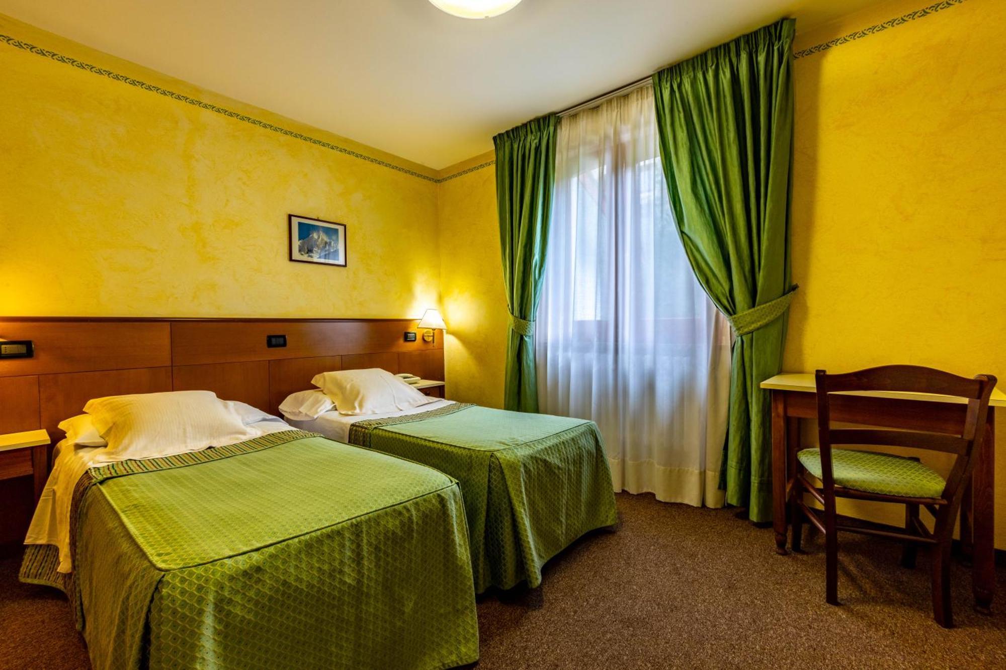 Hotel Beau Sejour Pre-Saint-Didier Bagian luar foto