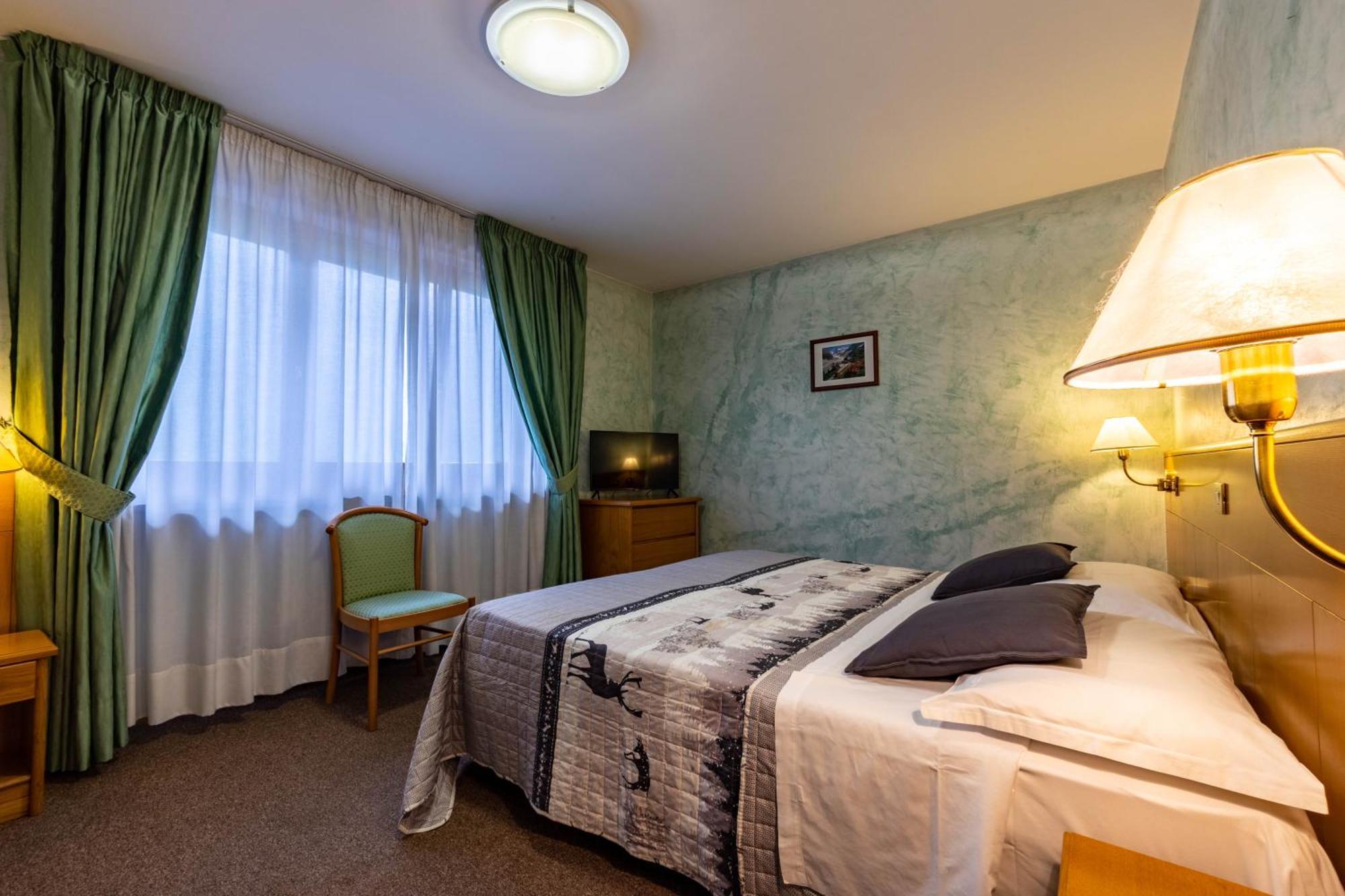 Hotel Beau Sejour Pre-Saint-Didier Bagian luar foto