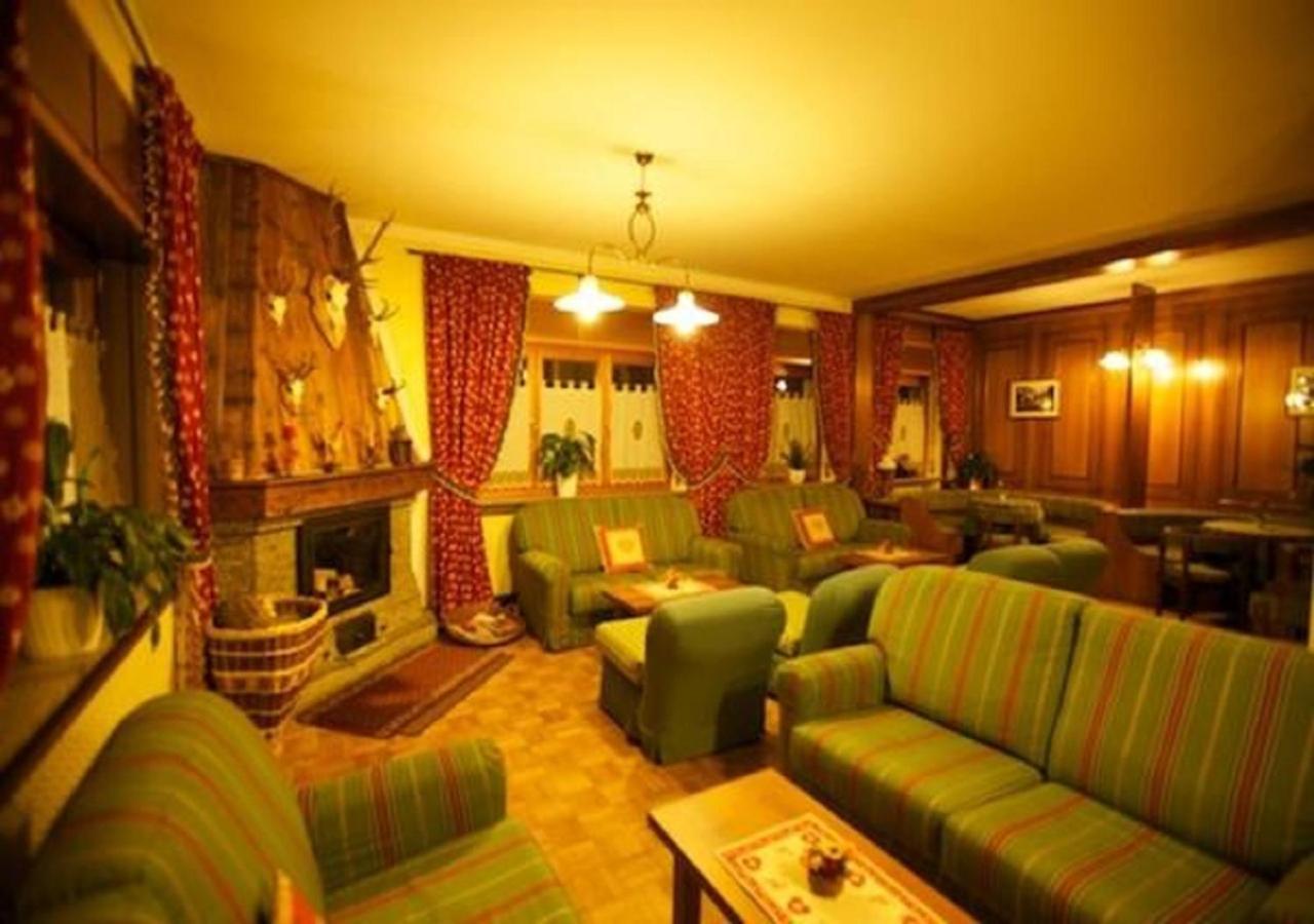Hotel Beau Sejour Pre-Saint-Didier Bagian luar foto